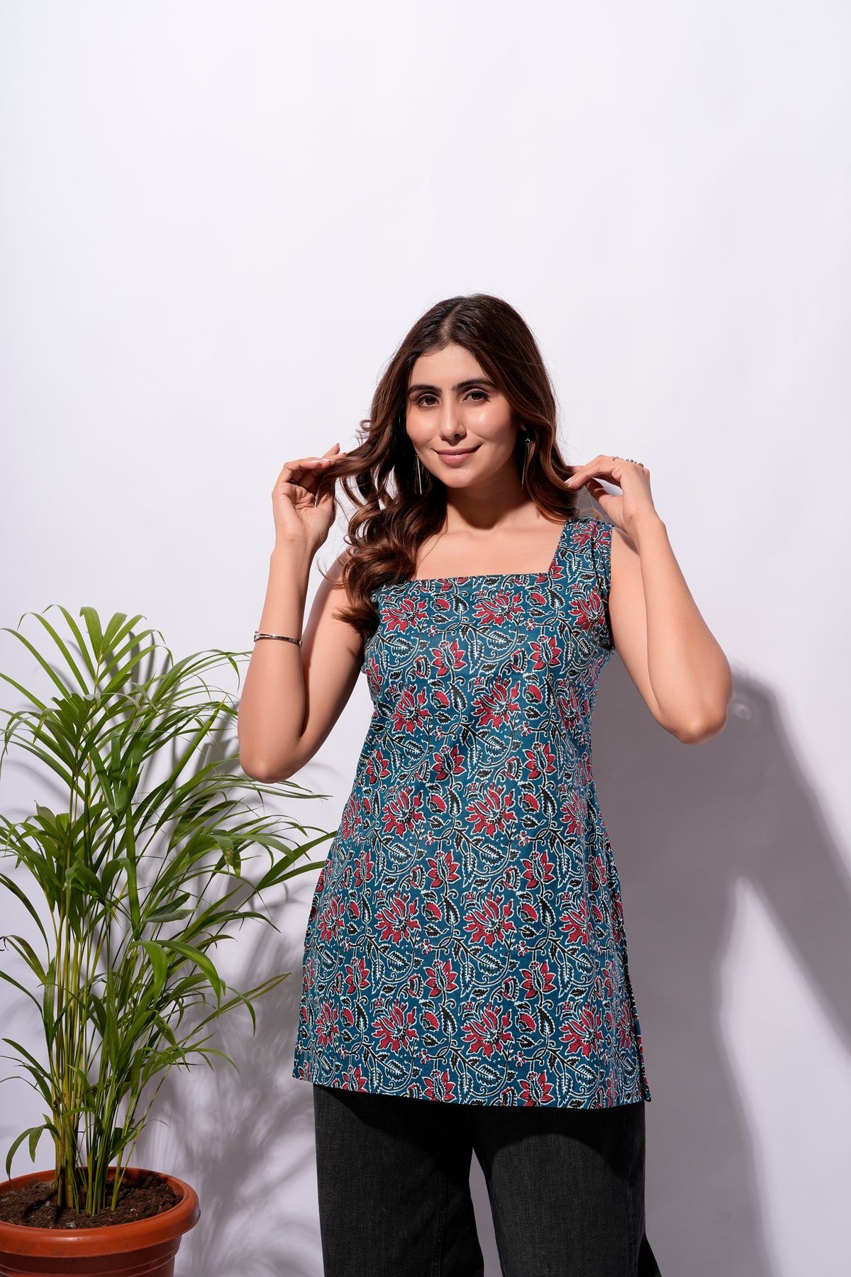 Blue Floral Sleeveless Short Kurti