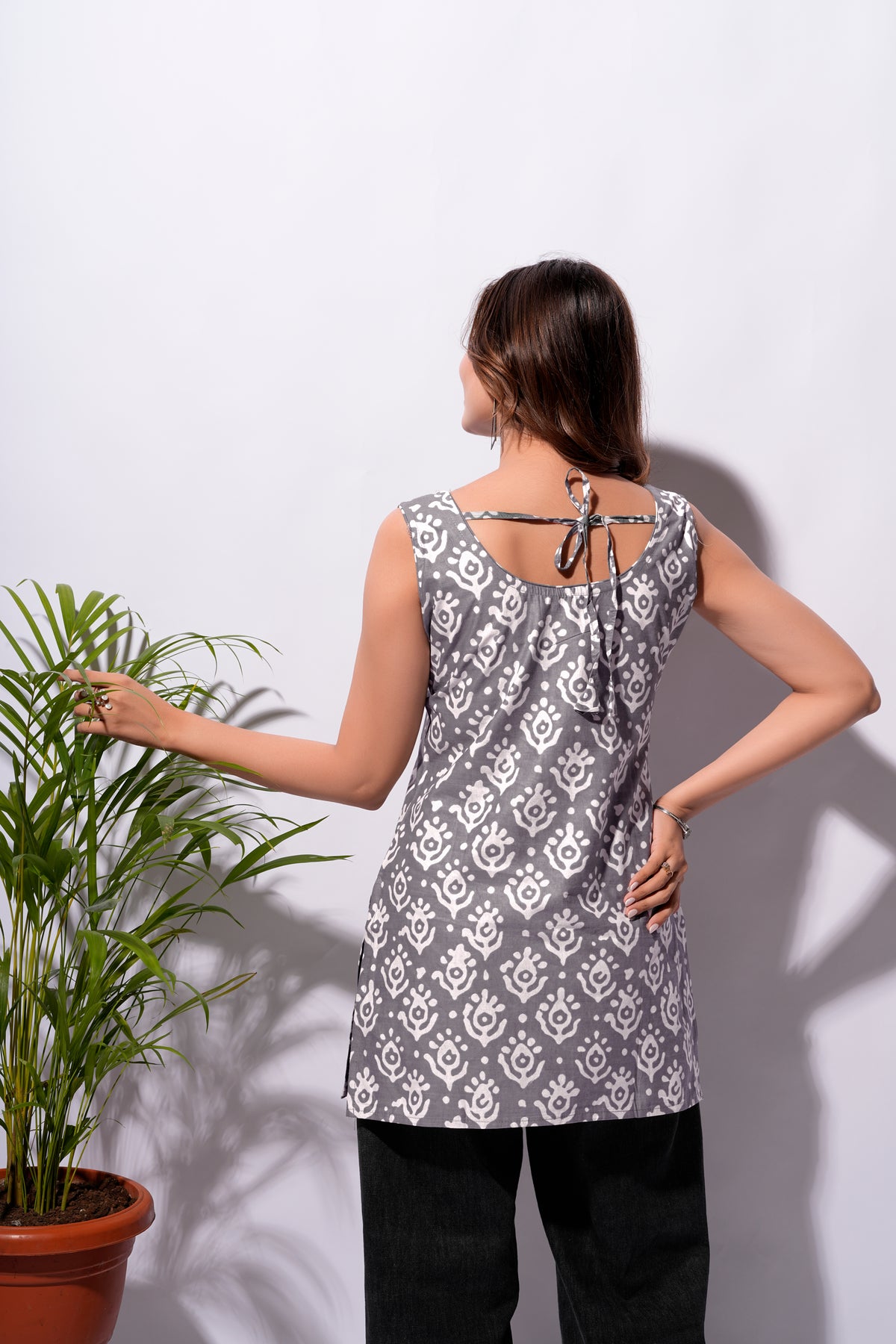 Grey Printed Sleeveless Short Kurti