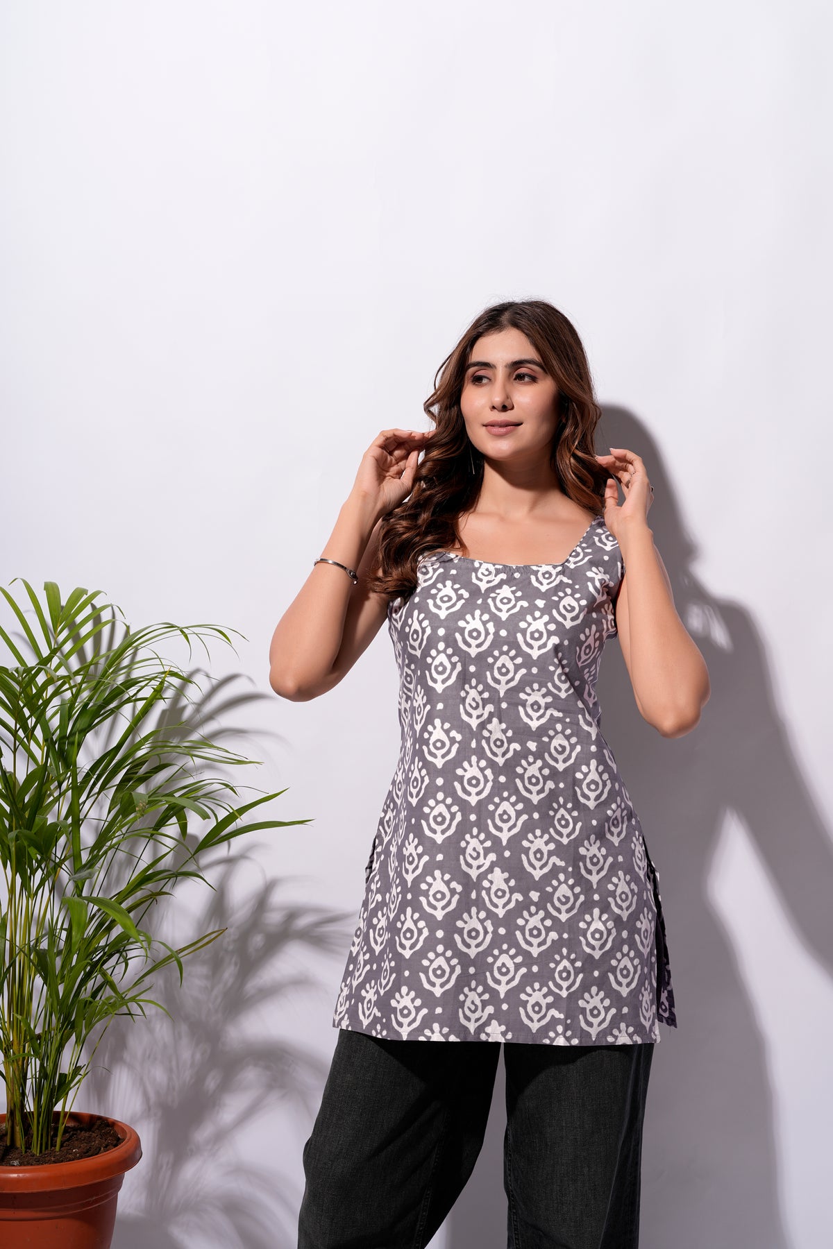 Grey Printed Sleeveless Short Kurti