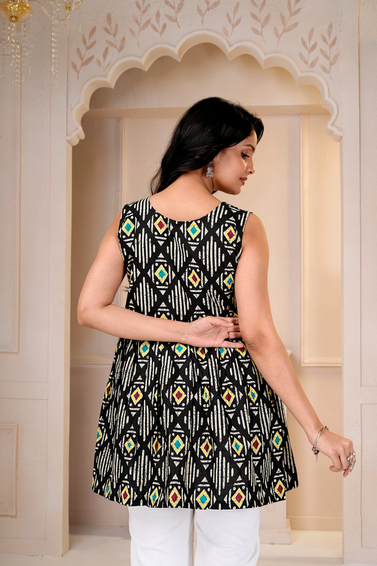 Black Printed Sleeveless Short Kurti